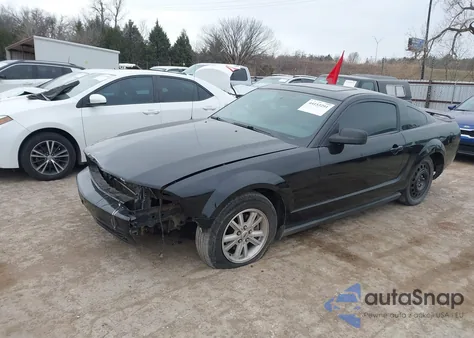2006 Ford Mustang V6 z USA, uszkodzony, nr VIN 1ZVFT80N465219192